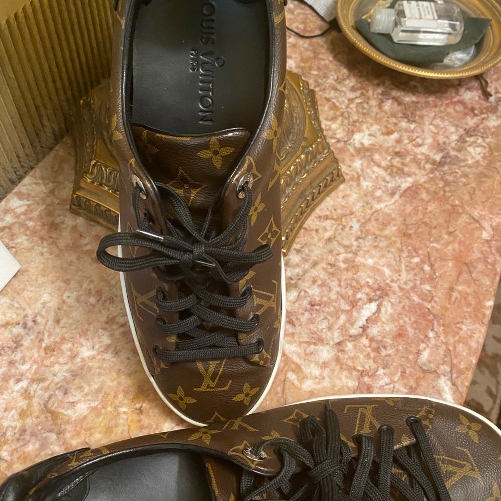 Louis Vuitton Front row Low Sneakers - Picture 10 of 11